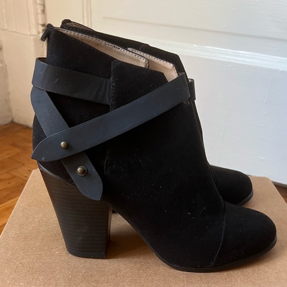 Forever 21 Shoes - Forever 21 Ankle Boots